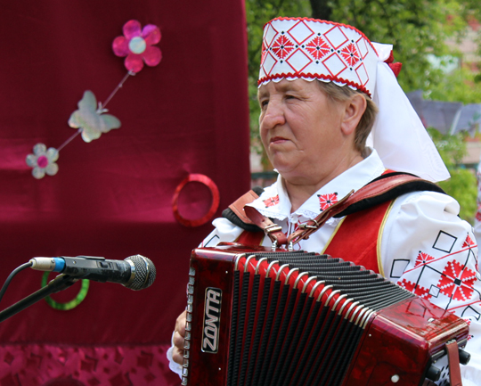 Гармонік мой трохрадны